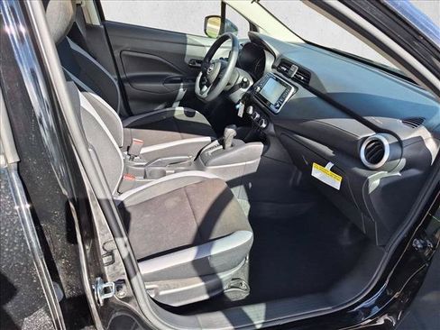 Used 2017 Nissan Versa SV FWD image 19