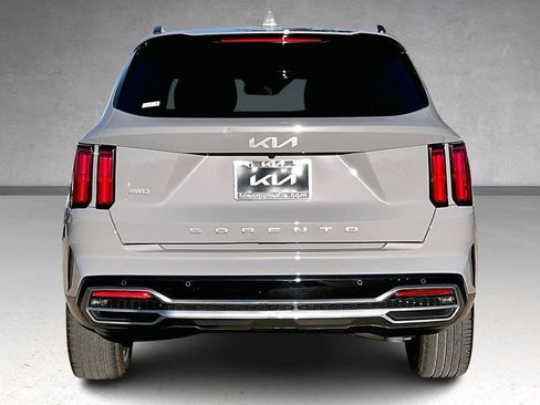 Used 2022 Kia Sorento SX image 5
