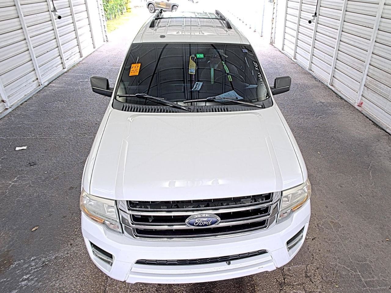 Used 2016 Ford Expedition XLT RWD image 2
