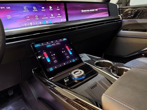 Certified 2025 Cadillac Escalade IQ Sport 1 image 30