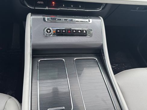 New 2026 Lincoln Aviator AWD image 19