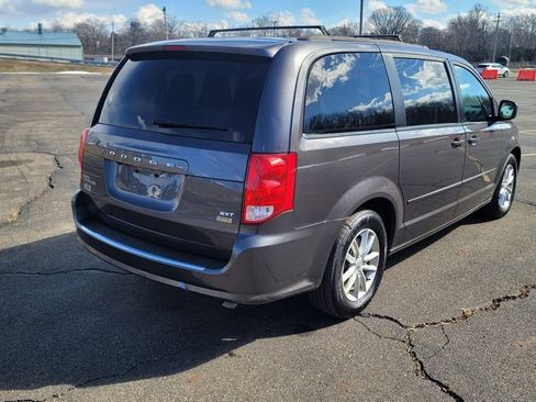 Used 2015 Dodge Grand Caravan SXT FWD image 13