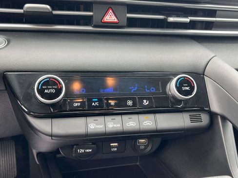 Certified 2023 Hyundai Elantra SEL w/ Preferred Accessory Package FWD image 29