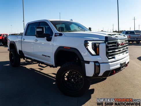 Used 2024 GMC Sierra 2500 AT4 image 1