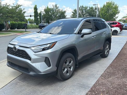 Used 2024 Toyota RAV4 XLE w/ Convenience Package AWD/4WD image 8