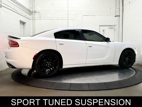 Used 2017 Dodge Charger SXT w/ Blacktop Package RWD image 9