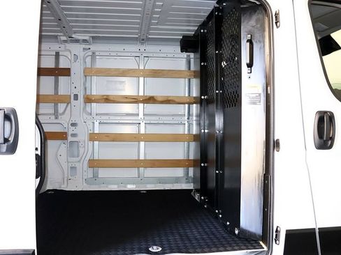 Used 2025 RAM ProMaster 2500 w/ U-Haul Equipment Group FWD image 25