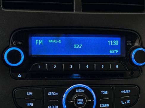 Used 2015 Chevrolet Sonic LT image 39