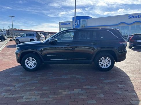 Used 2023 Jeep Grand Cherokee Laredo w/ Luxury Tech Group I image 33
