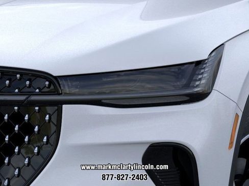 New 2026 Lincoln Nautilus Premier image 18