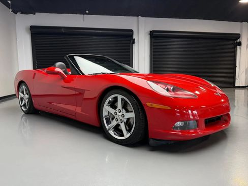 Used 2007 Chevrolet Corvette Convertible w/ Preferred Equipment Group RWD image 3