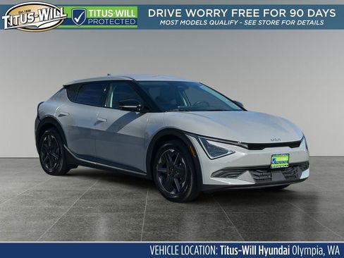 Used 2025 Kia EV6 Light RWD image 1