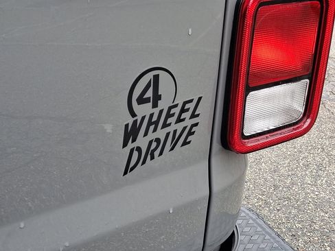 Used 2023 Jeep Gladiator Willys image 29