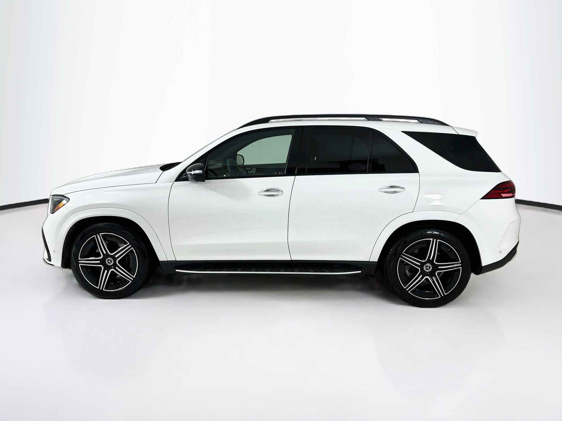 Used 2024 Mercedes-Benz GLE 350 4MATIC image 5