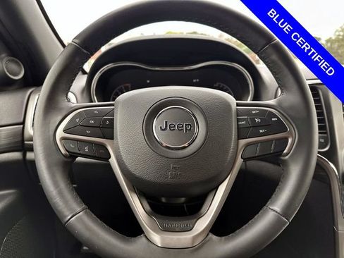 Used 2019 Jeep Grand Cherokee Laredo AWD/4WD image 12