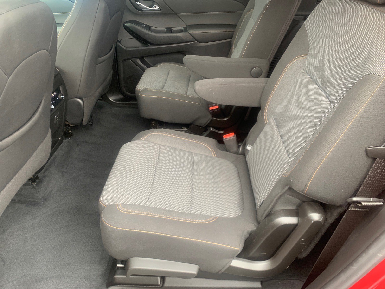 Used 2021 Chevrolet Traverse LT FWD image 8