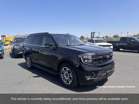 Used 2025 Ford Expedition Active image 8