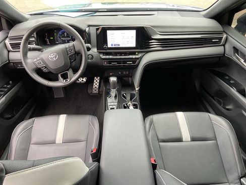 Used 2025 Toyota Camry SE FWD image 49