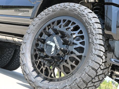 Used 2026 Ford F450 Platinum w/ FX4 Off-Road Package AWD/4WD image 52