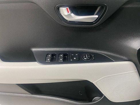 Used 2023 Kia Rio S w/ Technology Package image 9