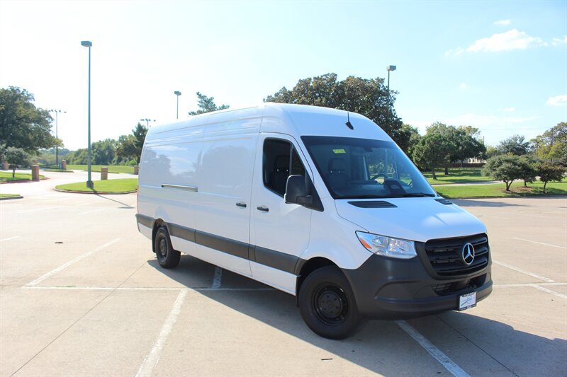 Used 2025 Mercedes-Benz Sprinter 2500 image 6