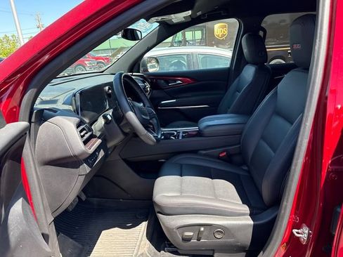 Used 2024 Chevrolet Traverse Z71 w/ LPO, Floor Liner Package AWD/4WD image 7
