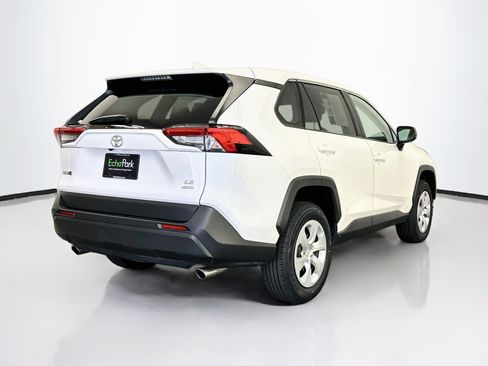 Used 2025 Toyota RAV4 LE AWD/4WD image 9