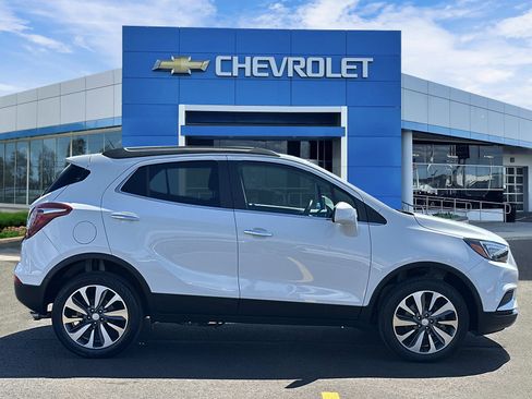 Certified 2022 Buick Encore Preferred w/ Safety Package AWD/4WD image 5