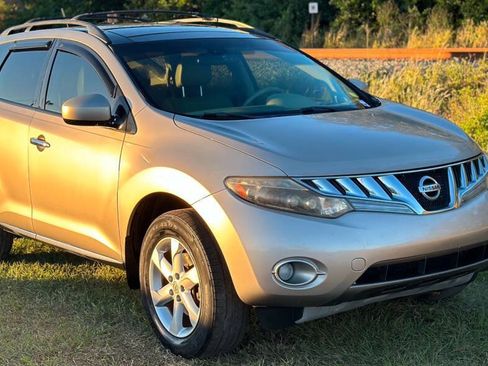Used 2009 Nissan Murano SL w/ Technology Pkg FWD image 2