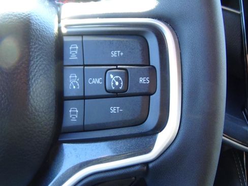 Used 2024 Jeep Wagoneer 4WD image 22