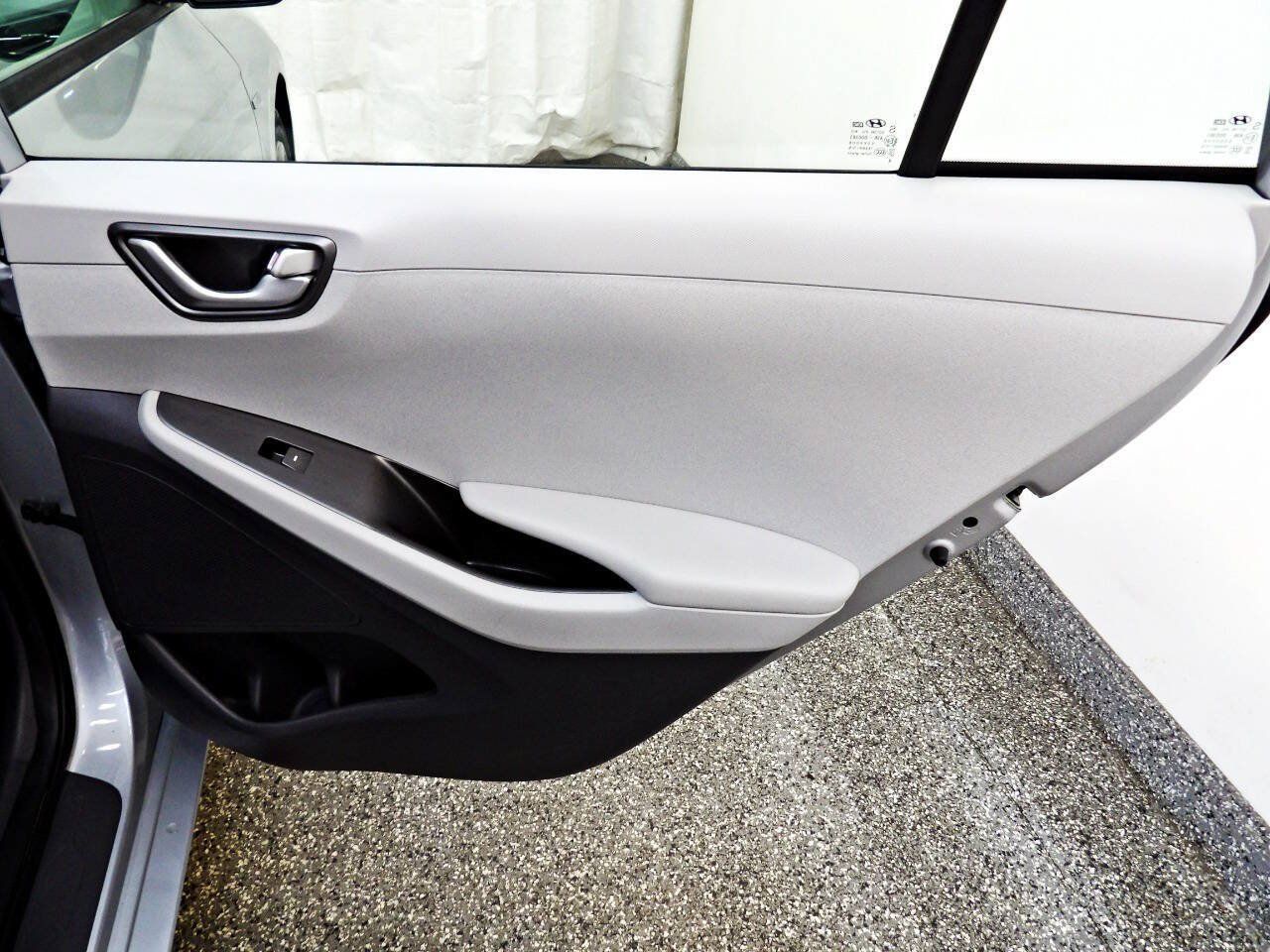 Used 2020 Hyundai Ioniq Blue FWD image 12
