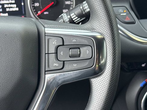 Used 2025 Chevrolet Blazer LT FWD image 8