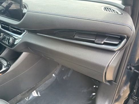 Used 2025 Buick Envista Sport Touring image 51