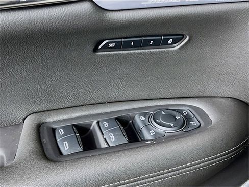 Used 2024 Cadillac XT6 Premium Luxury image 17