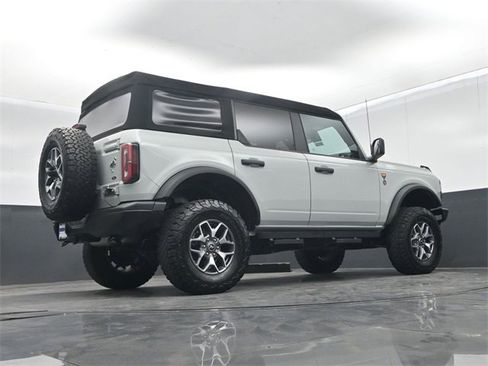 Used 2021 Ford Bronco Badlands image 53