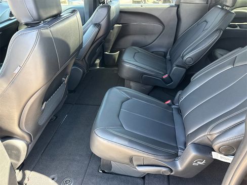 New 2025 Chrysler Voyager LX image 20