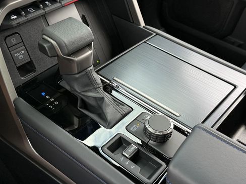 New 2026 Toyota Tundra Platinum AWD/4WD image 17