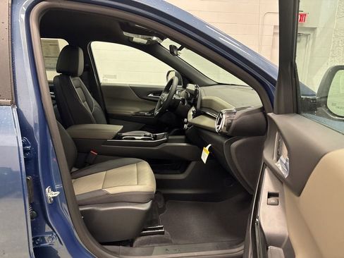 New 2026 Chevrolet Equinox LT w/ Convenience Package II image 30