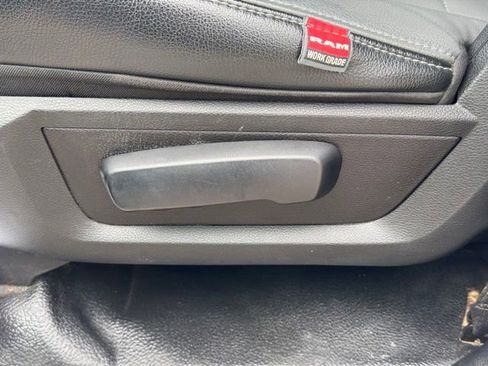 Used 2022 RAM 1500 Tradesman w/ Chrome Appearance Group AWD/4WD image 10