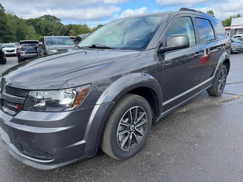 Used 2018 Dodge Journey SE w/ Popular Equipment Group FWD image 9