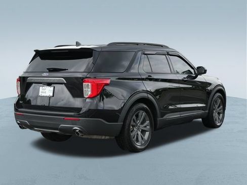 Used 2022 Ford Explorer XLT w/ Equipment Group 202A RWD image 9