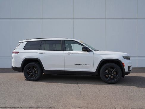 Used 2021 Jeep Grand Cherokee L Laredo AWD/4WD image 2