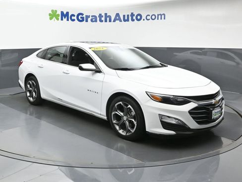 Used 2024 Chevrolet Malibu LT image 2