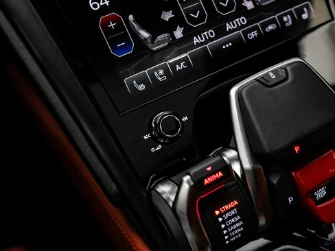 Used 2022 Lamborghini Urus image 70