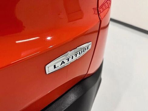 Used 2017 Jeep Renegade Latitude image 10