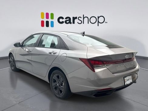 Used 2023 Hyundai Elantra SEL FWD image 3