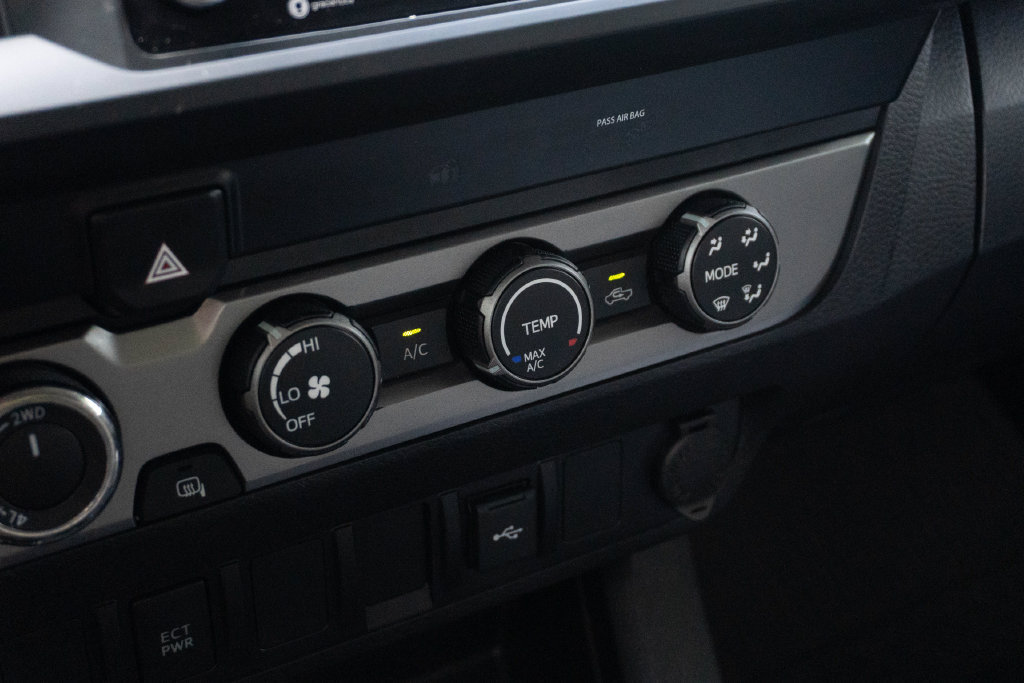 Used 2023 Toyota Tacoma SR AWD/4WD image 22