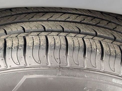 Used 2016 Land Rover Range Rover Evoque SE image 9