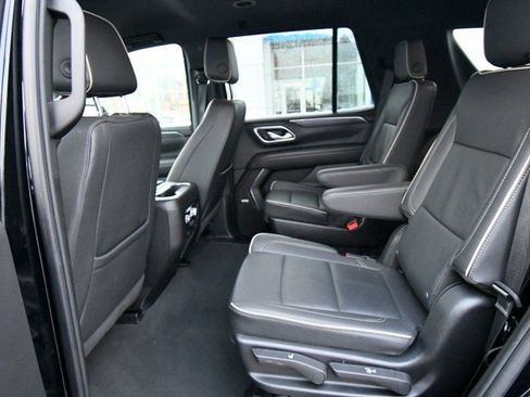 Used 2024 GMC Yukon SLT AWD/4WD image 13