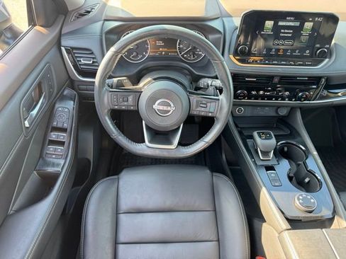 Used 2023 Nissan Rogue SL w/ SL Premium Package image 14